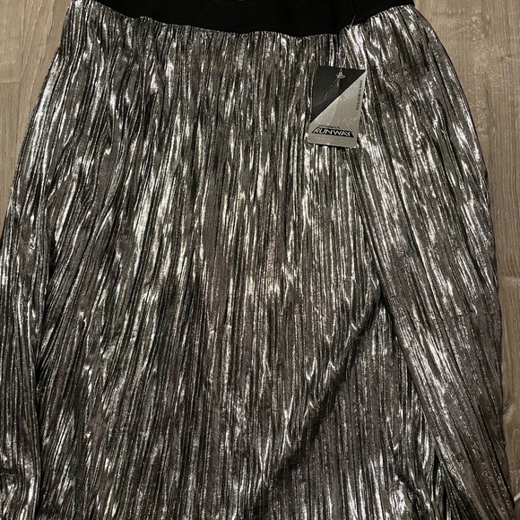 PROJECT RUNWAY Silver Pleated Midi Skirt S - Picture 1 of 1